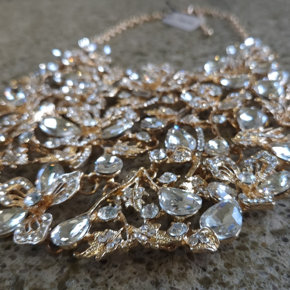 NWT RHINESTONE FLORAL BIB NECKLACE - Picture 10 of 17